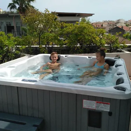 Appartement Rooftop- Jacuzzi - Terrasse - Parking *
